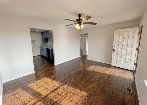 Photo of 203 W Dale Street, Norman, OK 73069 (MLS # 1185713)