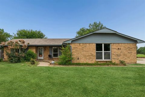 Photo of 82 E Meadowlark Road, Lawton, OK 73507 (MLS # 1230639)