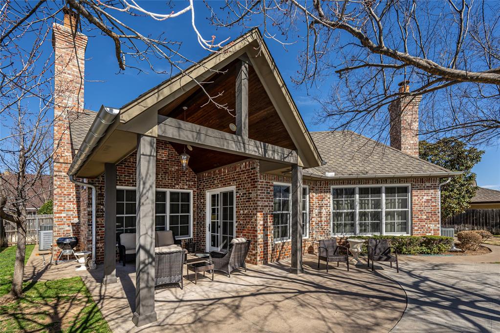 Nichols Hills, Oklahoma, 73120, United States, 4 Bedrooms Bedrooms, ,4 BathroomsBathrooms,Residential,Active,2019456