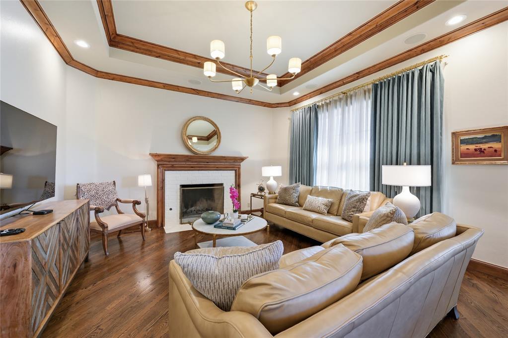 Nichols Hills, Oklahoma, 73120, United States, 4 Bedrooms Bedrooms, ,4 BathroomsBathrooms,Residential,Active,2019456
