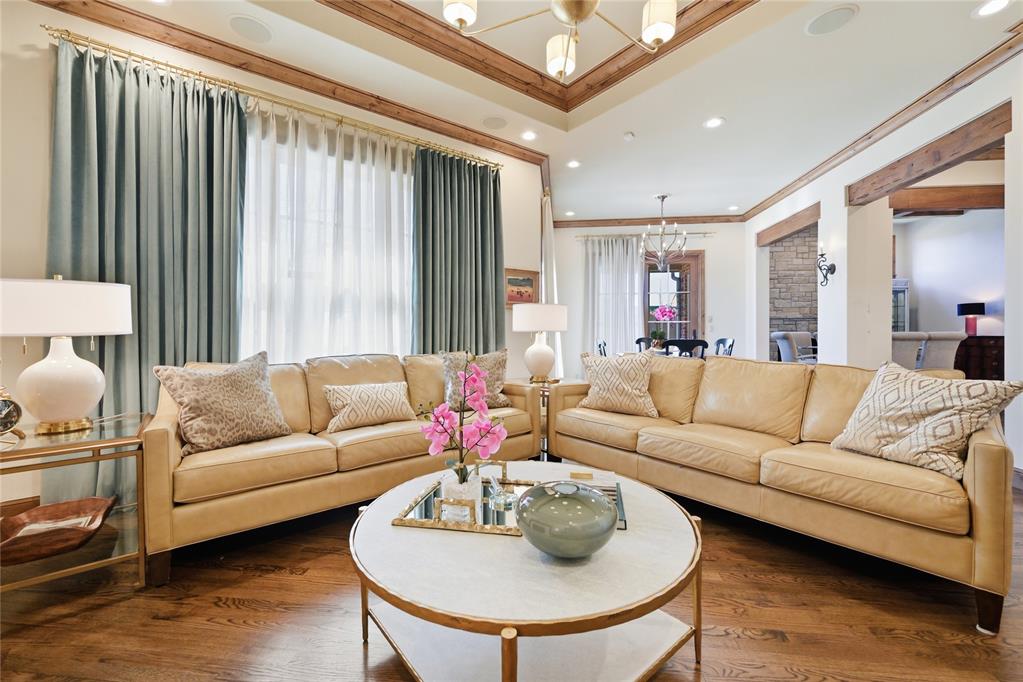 Nichols Hills, Oklahoma, 73120, United States, 4 Bedrooms Bedrooms, ,4 BathroomsBathrooms,Residential,Active,2019456