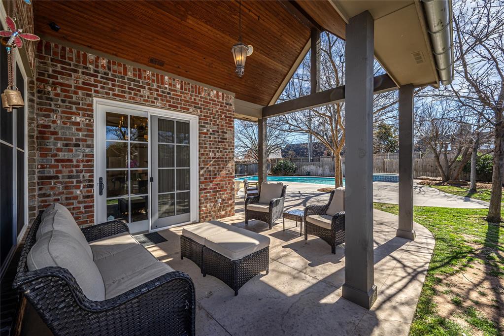 Nichols Hills, Oklahoma, 73120, United States, 4 Bedrooms Bedrooms, ,4 BathroomsBathrooms,Residential,Active,2019456