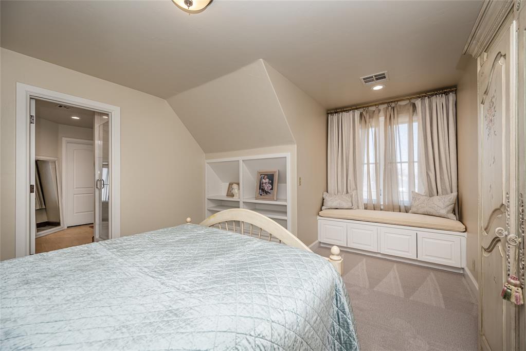 Nichols Hills, Oklahoma, 73120, United States, 4 Bedrooms Bedrooms, ,4 BathroomsBathrooms,Residential,Active,2019456