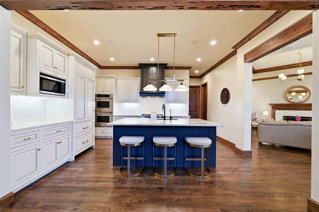 Nichols Hills, Oklahoma, 73120, United States, 4 Bedrooms Bedrooms, ,4 BathroomsBathrooms,Residential,Active,2019456