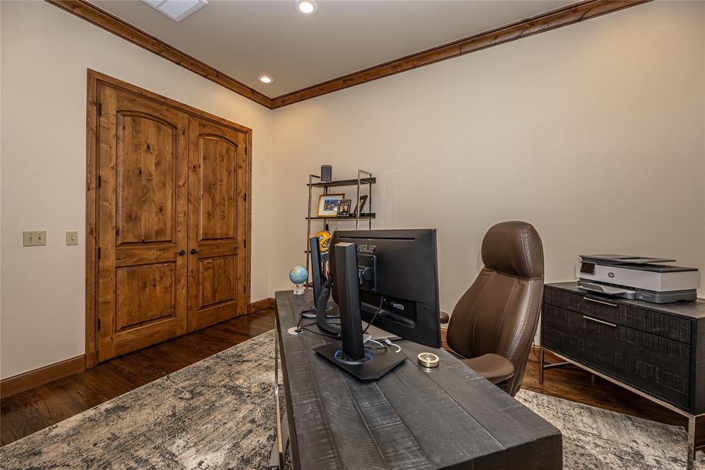 Nichols Hills, Oklahoma, 73120, United States, 4 Bedrooms Bedrooms, ,4 BathroomsBathrooms,Residential,Active,2019456