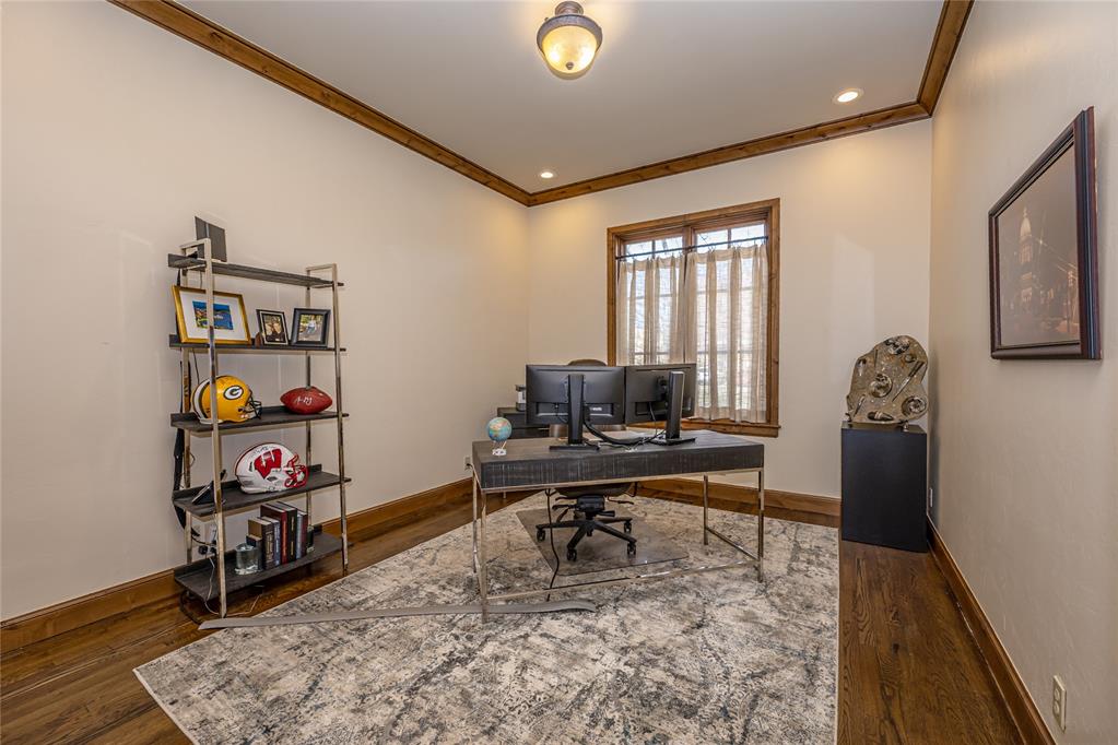 Nichols Hills, Oklahoma, 73120, United States, 4 Bedrooms Bedrooms, ,4 BathroomsBathrooms,Residential,Active,2019456