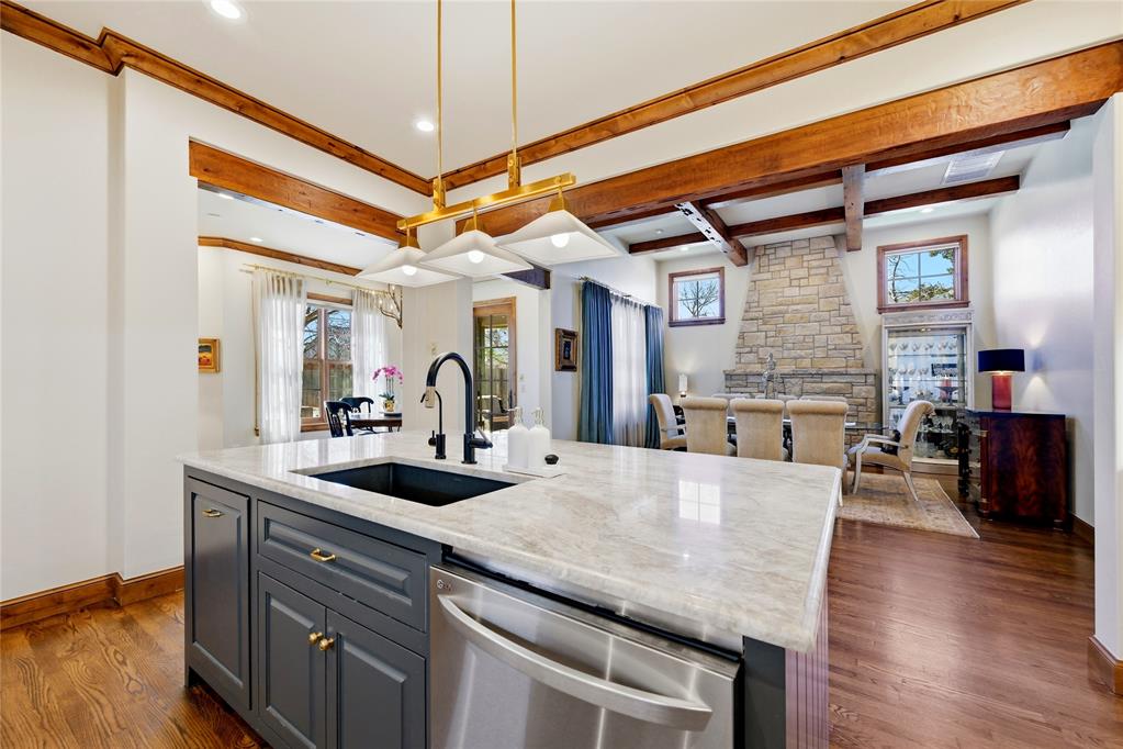 Nichols Hills, Oklahoma, 73120, United States, 4 Bedrooms Bedrooms, ,4 BathroomsBathrooms,Residential,Active,2019456