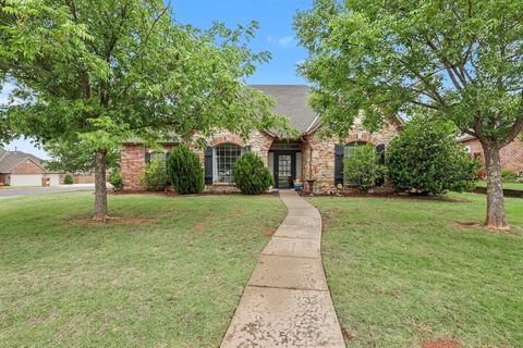 Photo of 1901 Apache Trail, Edmond, OK 73003 (MLS # 1230373)