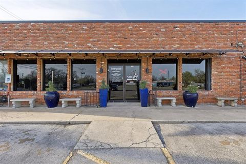 Photo of 4301 S Pennsylvania Avenue #Street Side, Oklahoma City, OK 73119 (MLS # 1219678)