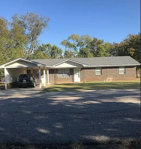 Photo of 1820 W Ardmore Avenue, Sulphur, OK 73086 (MLS # 1230688)