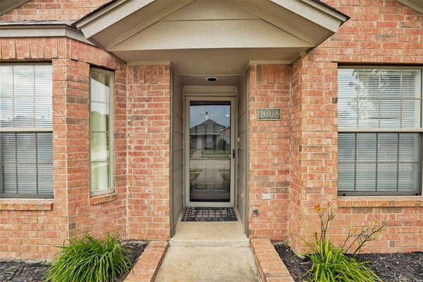 1008 SW 23RD ST, MOORE, OK 73170 - Image a295cdc8cefba9b207bd970ba754b927/457739787