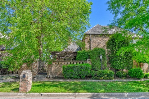 Photo of 3537 Brookford Drive, Norman, OK 73072 (MLS # 1227185)