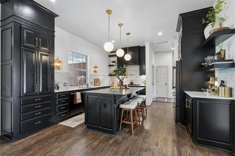 Photo of 23390 Hunters Trail, Edmond, OK 73025 (MLS # 1247059)