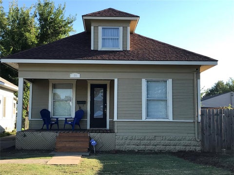 Photo of 28 W Hurd Street, Edmond, OK 73003 (MLS # 1251742)