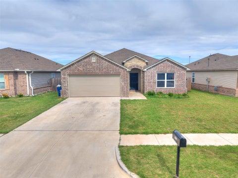 Photo of 1229 Chuck Wagon Drive, El Reno, OK 73036 (MLS # 1235720)