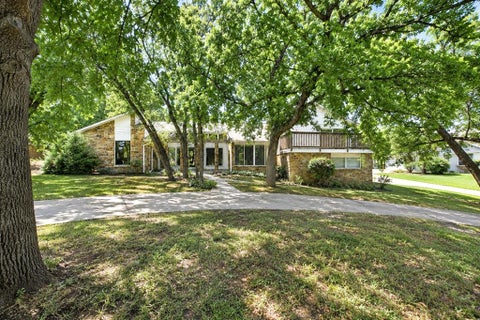 Photo of 5408 N Stonewall Dr, Oklahoma City, OK 73111 (MLS # 1236948)