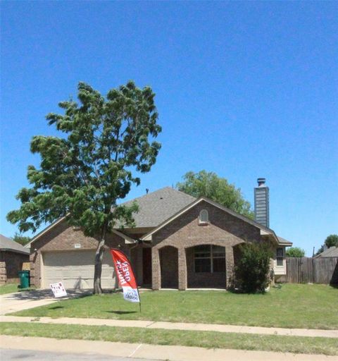 Photo of 2404 Rookhaven Lane, Yukon, OK 73099 (MLS # 1228783)