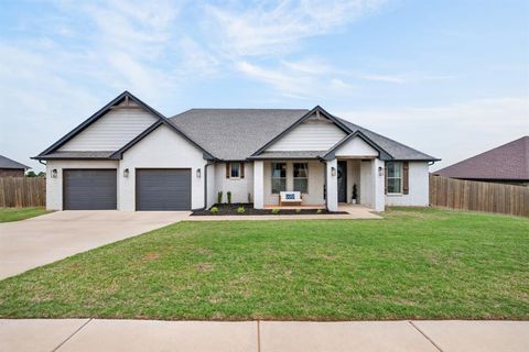 Photo of 637 Megan Lane, Blanchard, OK 73010 (MLS # 1225299)