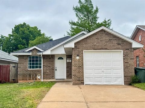 Photo of 223 W 6th Street, Edmond, OK 73003 (MLS # 1226515)