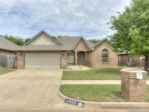 Photo of 11833 SW 17th Street, Yukon, OK 73099 (MLS # 1228196)