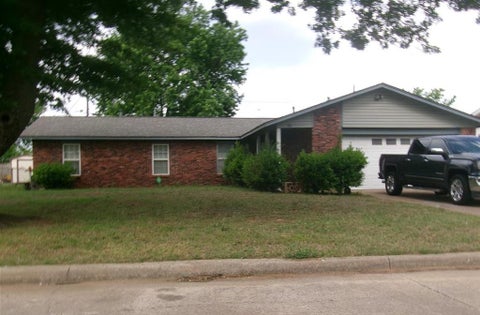 Photo of 224 Allenhurst Avenue, Oklahoma City, OK 73114 (MLS # 1251165)