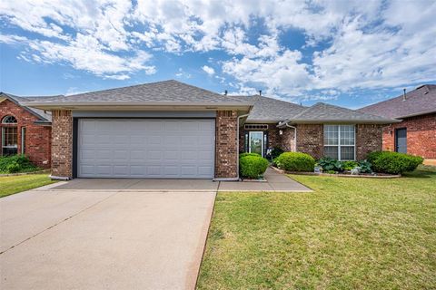Photo of 1640 SW 31st Terrace, Moore, OK 73160 (MLS # 1229903)