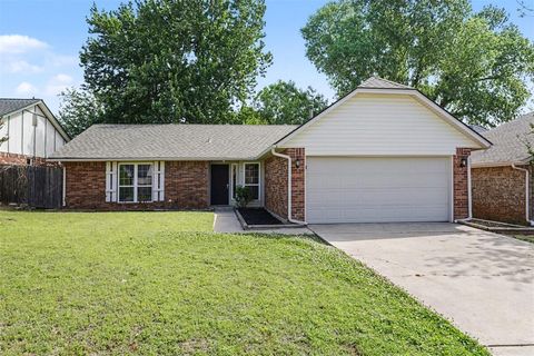Photo of 504 Conestoga Drive, Yukon, OK 73099 (MLS # 1223920)