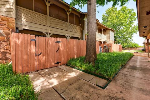 Photo of 14435 N Pennsylvania Avenue #28A, Oklahoma City, OK 73134 (MLS # 1227663)