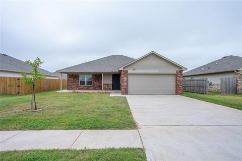 Photo of 1025 S Colt Lane, Mustang, OK 73064 (MLS # 1230267)