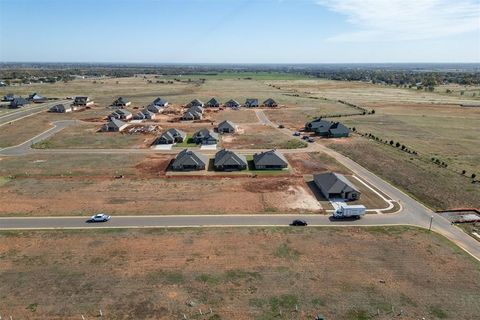 Photo of 1154 Mahogany Lane, Piedmont, OK 73078 (MLS # 1202340)