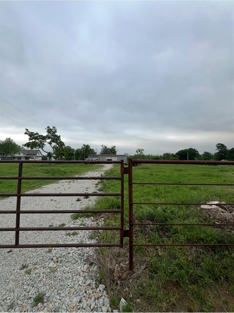 Photo of 0000 Moccassin Trail, Shawnee, OK 74804 (MLS # 1230351)