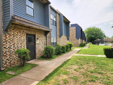Photo of 401 SE 12th Avenue #232, Norman, OK 73071 (MLS # 1226815)