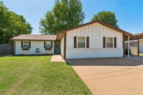 Photo of 521 N 3rd Street, Cashion, OK 73016 (MLS # 1238473)