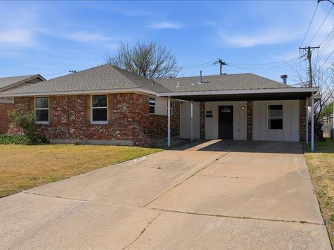 Photo of 1501 Lawton Avenue, Moore, OK 73160 (MLS # 1226279)