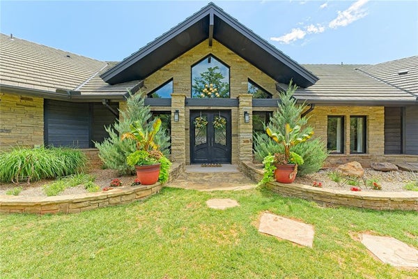1051 ROCKLAND RDG, NORMAN, OK 73026 - Image a76abe9f657b93b1d2035a65bc9da2d6/3927541990