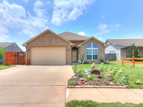 Photo of 1613 Ginger Avenue, Moore, OK 73160 (MLS # 1230021)