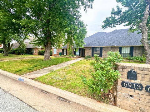Photo of 6913 N Spinnaker Lane, Oklahoma City, OK 73116 (MLS # 1231085)