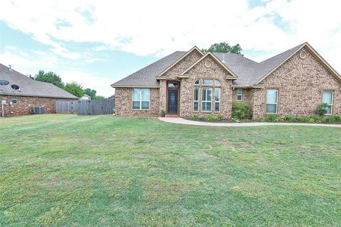 Photo of 501 Cheltenham, Blanchard, OK 73010 (MLS # 1218309)