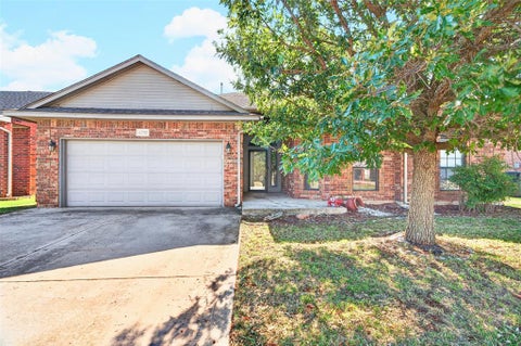 Photo of 4732 Jay Matt Drive, Yukon, OK 73099 (MLS # 1252580)