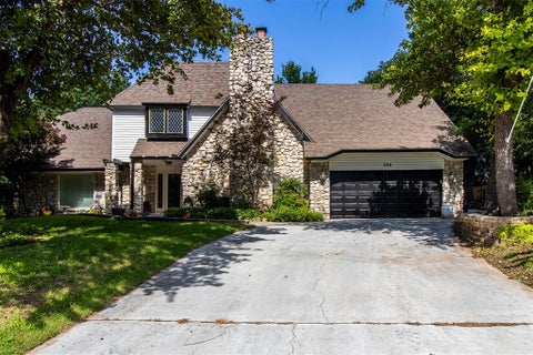 Photo of 228 N Tunbridge Road, Oklahoma City, OK 73130 (MLS # 1235847)