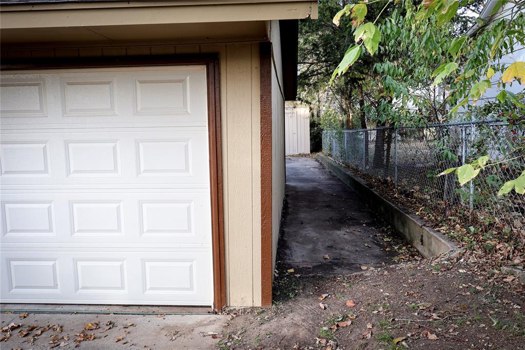 Shawnee, Oklahoma 74801, United States, 4 Bedrooms Bedrooms, ,2 BathroomsBathrooms,Residential,Active,242719