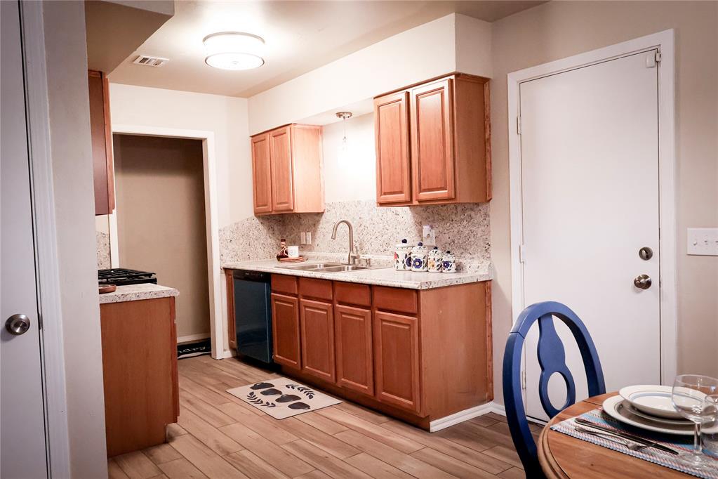 Shawnee, Oklahoma 74801, United States, 4 Bedrooms Bedrooms, ,2 BathroomsBathrooms,Residential,Active,242719