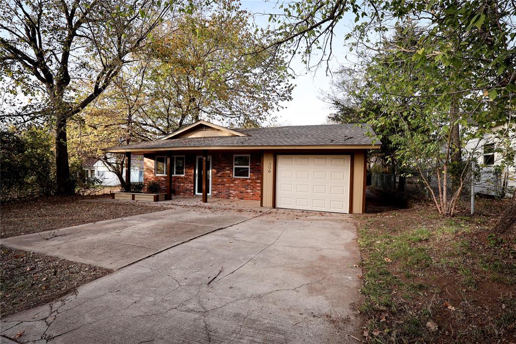 Shawnee, Oklahoma 74801, United States, 4 Bedrooms Bedrooms, ,2 BathroomsBathrooms,Residential,Active,242719