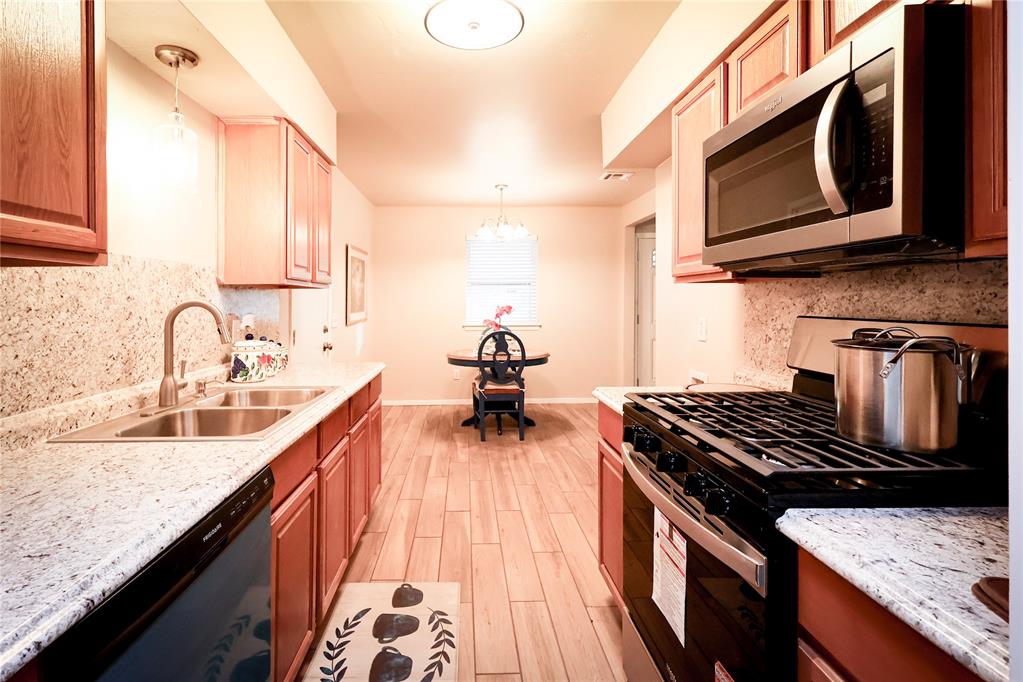 Shawnee, Oklahoma 74801, United States, 4 Bedrooms Bedrooms, ,2 BathroomsBathrooms,Residential,Active,242719