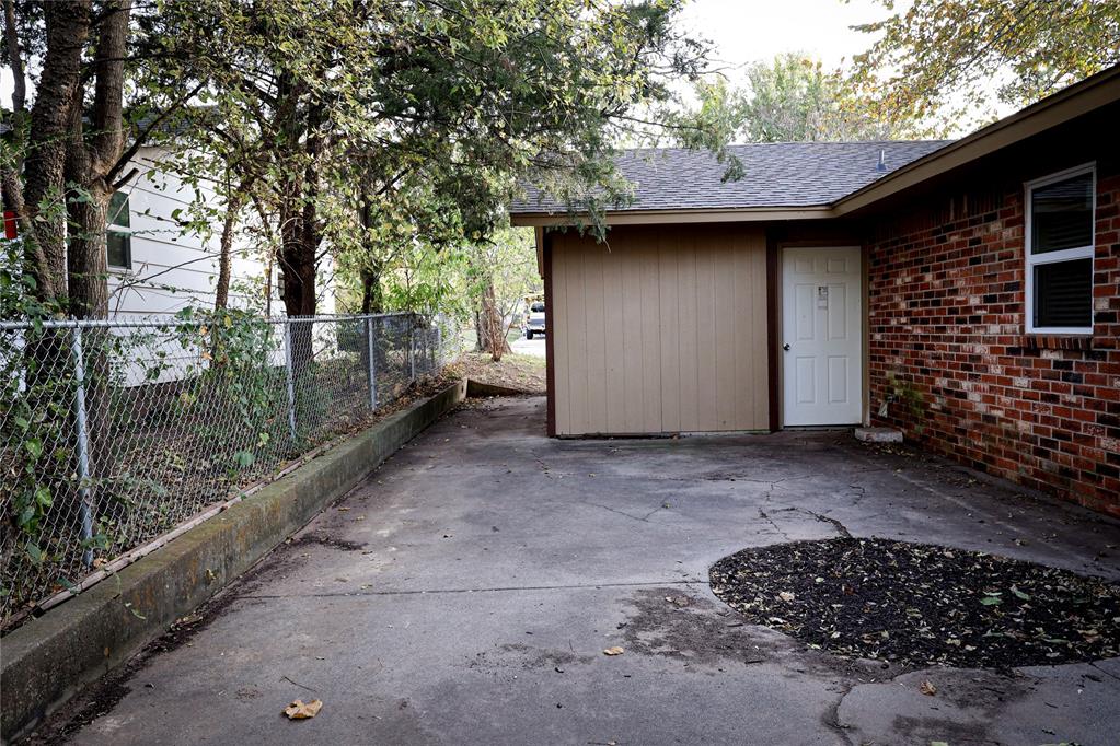 Shawnee, Oklahoma 74801, United States, 4 Bedrooms Bedrooms, ,2 BathroomsBathrooms,Residential,Active,242719