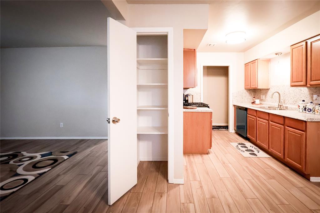 Shawnee, Oklahoma 74801, United States, 4 Bedrooms Bedrooms, ,2 BathroomsBathrooms,Residential,Active,242719