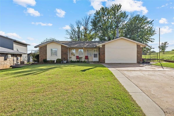 924 W PROCTOR AVE, WEATHERFORD, OK 73096 - Image a9249d2f9e0853538d48dc91bebb63bc/202799188