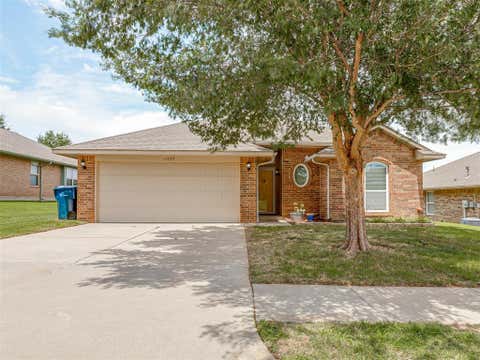 Photo of 11233 NW 99th Street, Yukon, OK 73099 (MLS # 1237634)