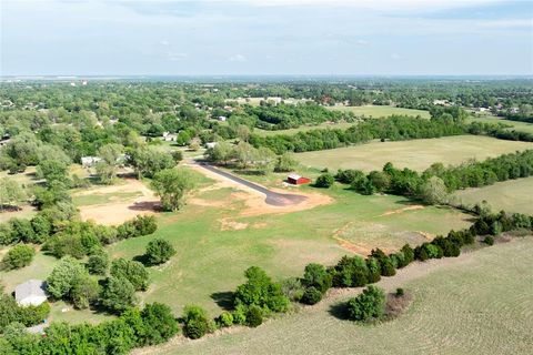 Photo of E Lily Lane, Mustang, OK 73064 (MLS # 1212036)