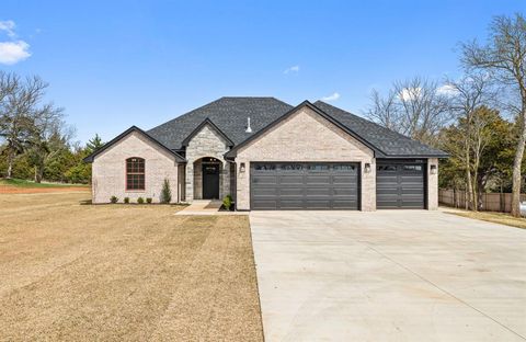 Photo of 2416 County Road 1240, Blanchard, OK 73010 (MLS # 1211755)